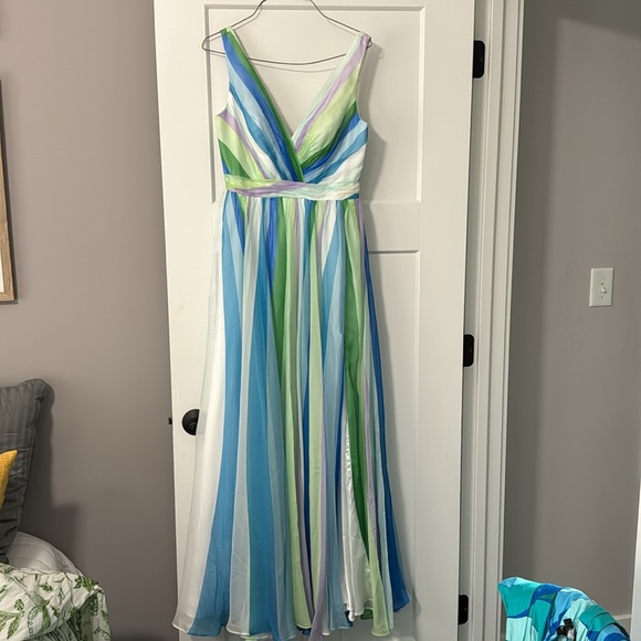 Mac Duggal Dress - Picture 3 of 4